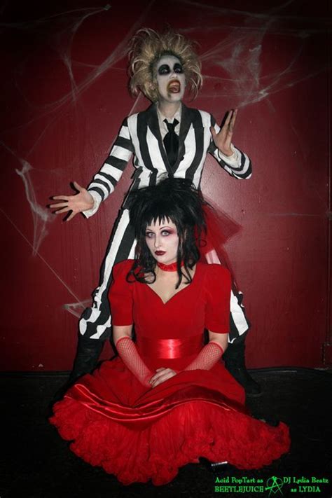 beetlejuice and lydia couple s costume idea amazing halloween costumes scary halloween