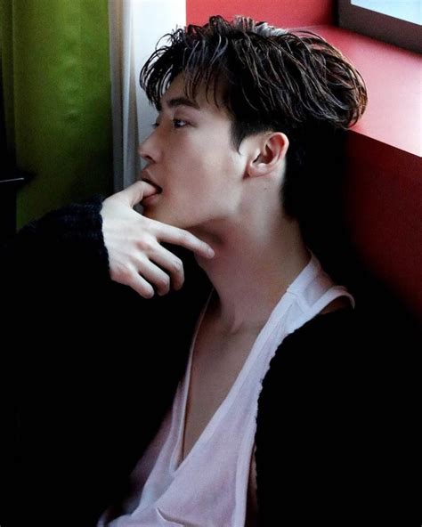 More importantly, he is a stunning model who wins the heart of young girls with his hot smirk and smoldering eyes. Lee Jong Suk Net Worth, Girlfriend, Age, Height, Body ...