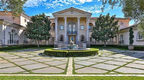 Britney Spears Purchases 7 4 Million Italianate Villa In California S Thousand Oaks Complete
