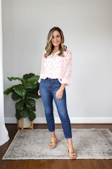 Four Ways To Wear Jeans To Work Pumps And Push Ups Jeans Outfit For