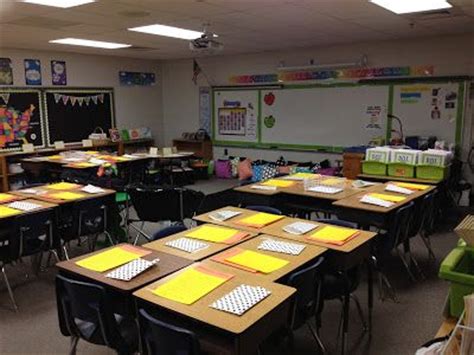 There are four basic student desk arrangements. 44 best Classroom Set-Up - Desk Arrangements images on ...
