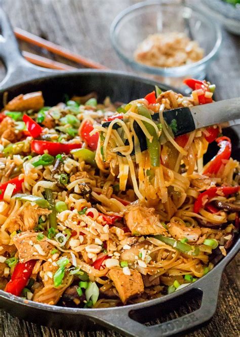 The noodles are then flavoured with soy, fish sauce and some tangy ketchup. Spicy Thai Chicken and Veggie Noodles - the best and ...