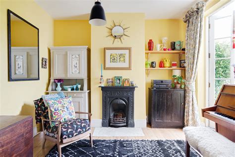14 Incredibly Colourful Period Homes Real Homes Yellow Walls Living