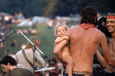 Remembering The Original Woodstock Rare Historical Photos