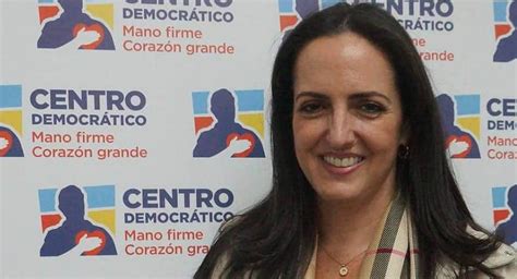 En la w, maría fernanda cabal defendió su propuesta, mientras que angélica lozano argumentó que esta medida no ayudará a disminuir los índices de delincuencia. Critican a María Fernanda Cabal por tildar de 'falso ...