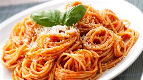 Espagueti Rojo Con Crema La Receta Perfecta Para La Hora De La Comida