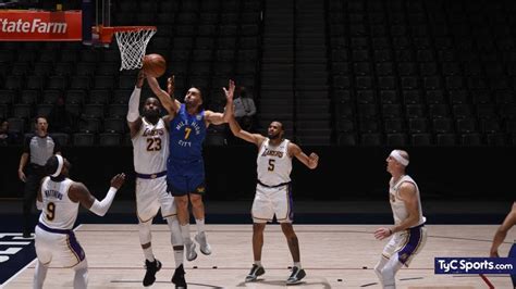 Lebron quedó tendido en el suelo y posteriormente salió del partido cuando transcurría el segundo cuarto. Campazzo: su Top 3 en la NBA, el ídolo de chico y el duelo ...