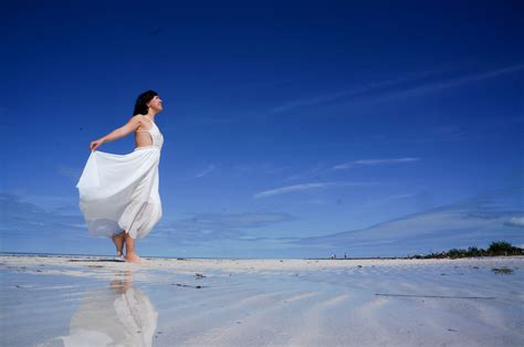 图片素材 海滩 天空 女孩 白色 阳光 蓝色 婚礼 墨西哥 加勒比海 4912x3264 909888 素材