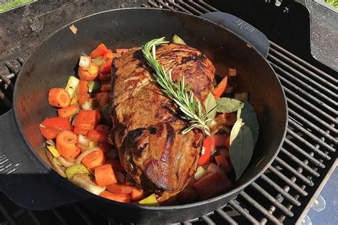 Dutch Oven Schweineschulter Grill N Chill Skillet Meals Skillet Food Dutch Oven Recipes