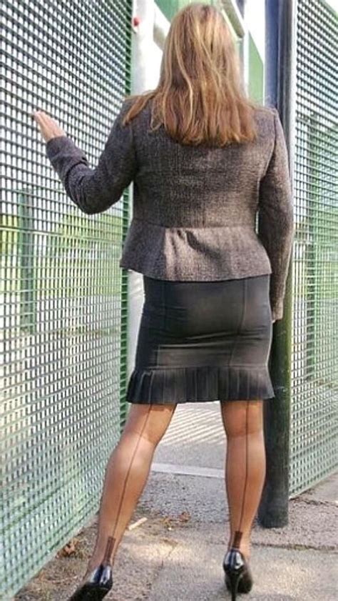 Pin By Jane Moore On Nylons Outdoors Fashion Fully Fashioned Stockings Tight Dresses