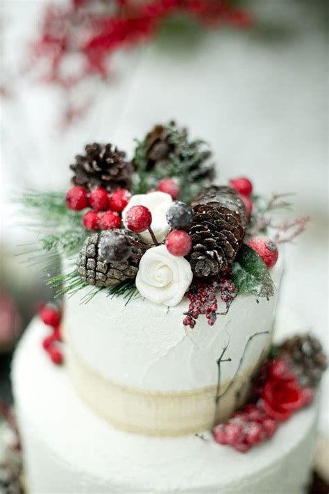 fabulous winter wedding cakes  love deer pearl flowers
