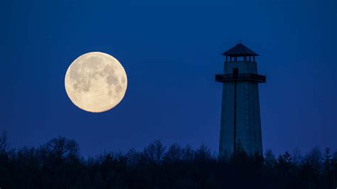How to photograph the Moon - landscape photography | Learn Photography ...