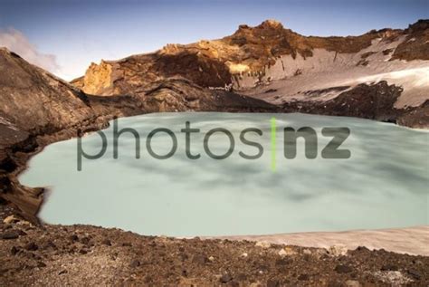 Crater Lake Mount Ruapehu New Zealand Stock Photos By Malcolm Pullman