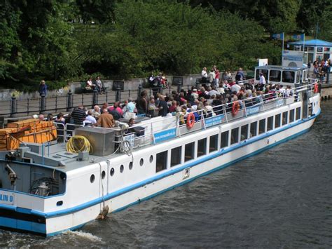 Discover the chancellor's office, the. MS PANKOW am Nikolaiviertel. Schiff der Stern und ...