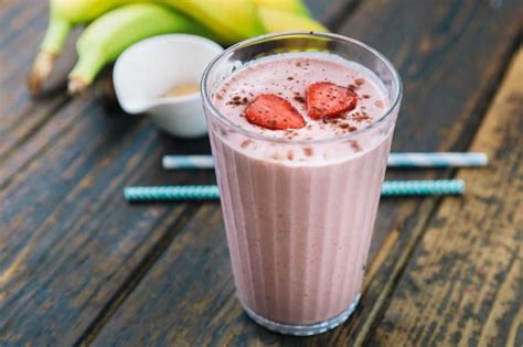 Designed to pack fat, protein and calories into your little one! Weight Gainer Shakes: When to Use Them and Three Recipes | Smoothie recipes strawberry, Smoothie ...