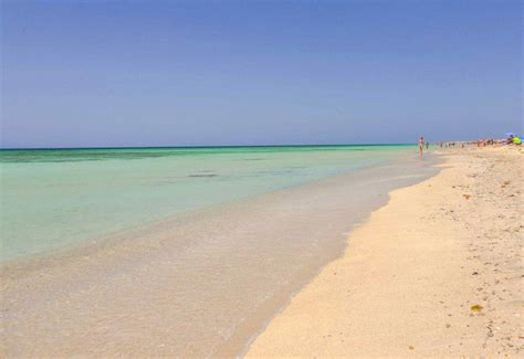 La Spiaggia Di Marina Di Pescoluse Le Maldive Del Salento Weplaya