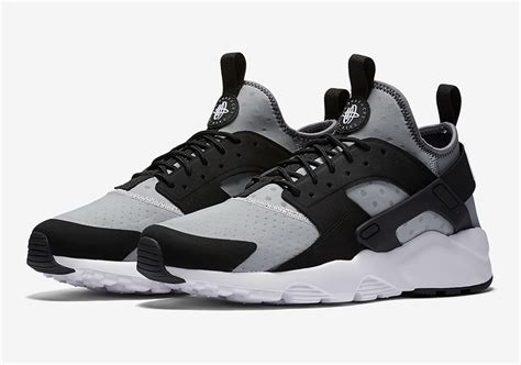 This ultra version updates the original design with a lightweight construction for enhanced comfort. Nike Air Huarache Ultra Wolf Grey Black - Sneaker Bar Detroit