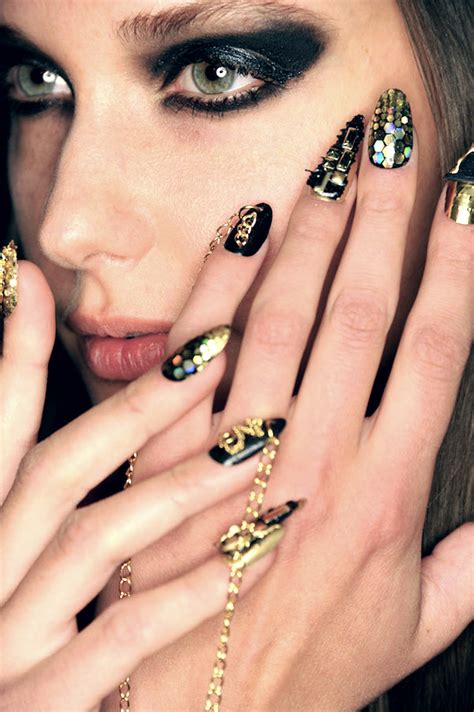 The Best 12 Nail Art Ideas From Nyfw Fall 2015