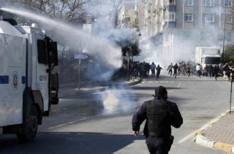 Turkish Police Use Tear Gas To Stop Kurdish New Year Newroz Celebrations
