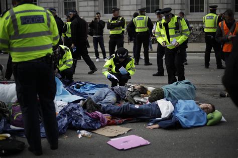 Extinction Rebellion Polizei In London Nimmt 500 Aktivisten Fest