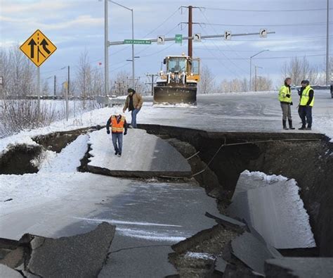 Back To Back Earthquakes Shatter Roads And Windows In Alaska