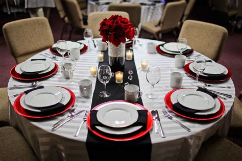 Black White And Red Wedding Table Fun Wedding Black White Wedding