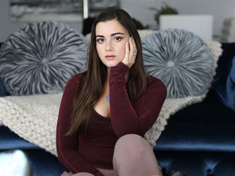youtube star cloecouture who has 6 million subscribers explains why she quit the platform after