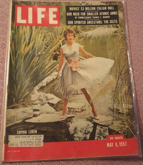 Life Magazine May 6 1957 Sophia Loren On The Cover Excellent