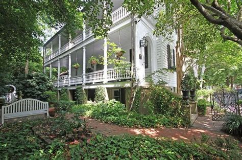 9 French Colonials That Channel Classic New Orleans Style French