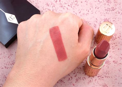 Charlotte Tilbury New Luxury Palette Matte Revolution Lipstick In