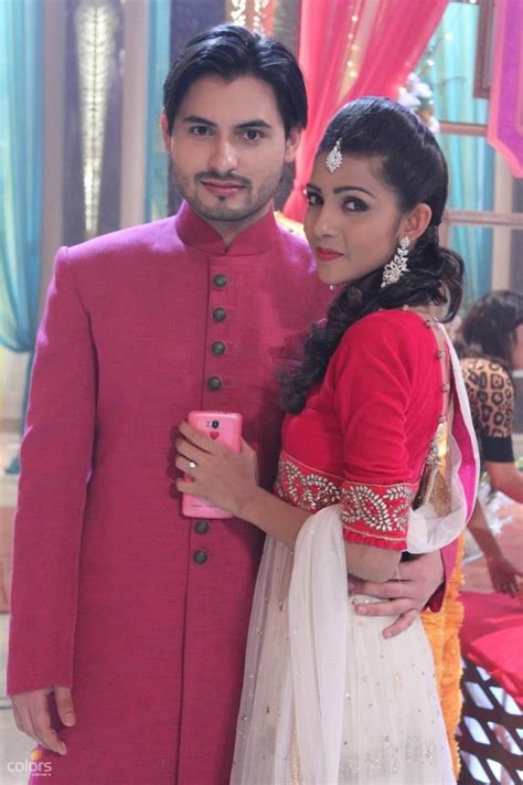 Shakti arora is an indian tv actor known to play the role of ranveer vaghela (rv) in meri aashiqui tumse hi. Profil Biodata Charu Mehra Pemeran Purvi, Putri dari ...