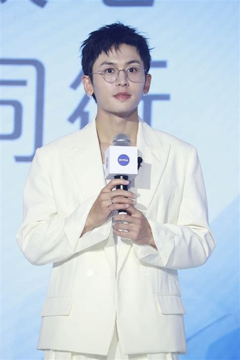 Zhang Zhehan Has A Very Unique Sense Of Youth He Looks Clean And Pure