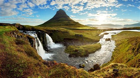 Kirkjufell Waterfalls And Kirkjufell Mountain Iceland Wallpaper Backiee
