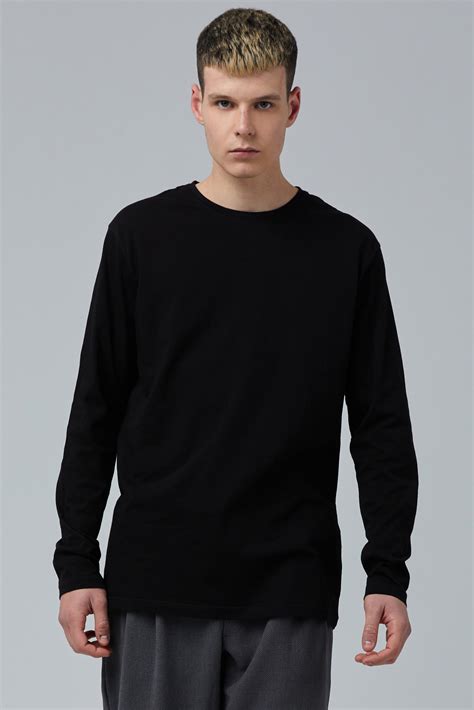 Regular Fit Long Sleeve T Shirt With Drop Shoulder In Black Aristoteli Bitsiani