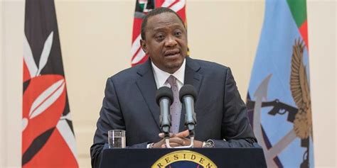 Leading by example, the head of state together with his wife took the jab followed by other senior officials including acting chief justice philomena mwilu. Kenya : Kenyatta veut mettre fin au « double-jeu » des ...