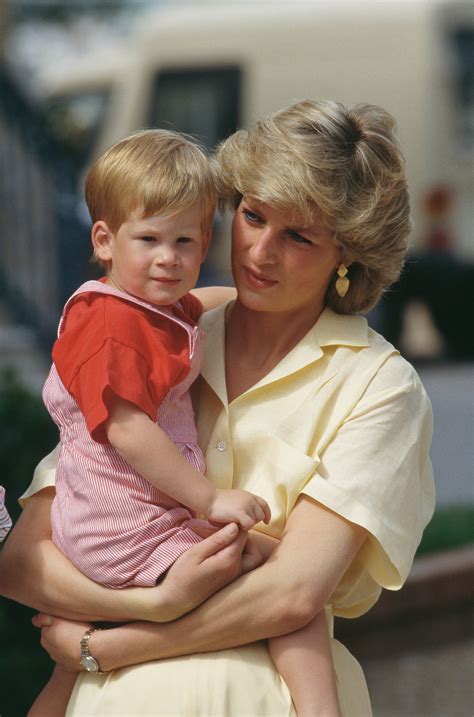 Princesa Diana De Gales Biografía Y Curiosidades De Lady Di Vogue