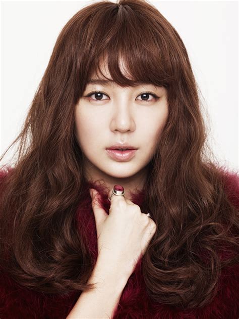 the house company releases new photos of yoon eun hye