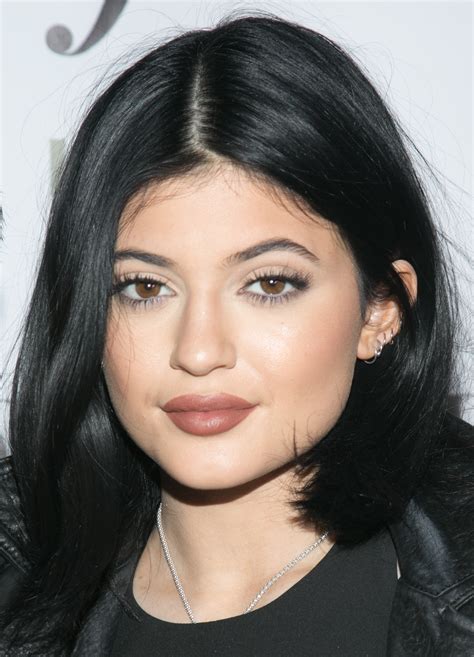 Kylie Jenner Has Grey Hair See The Reality Tv Stars New Hair Color