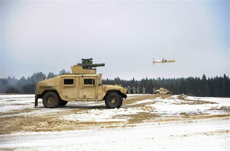 Raytheon Unveils Next Gen Tow Eaglefire Launcher Al Defaiya
