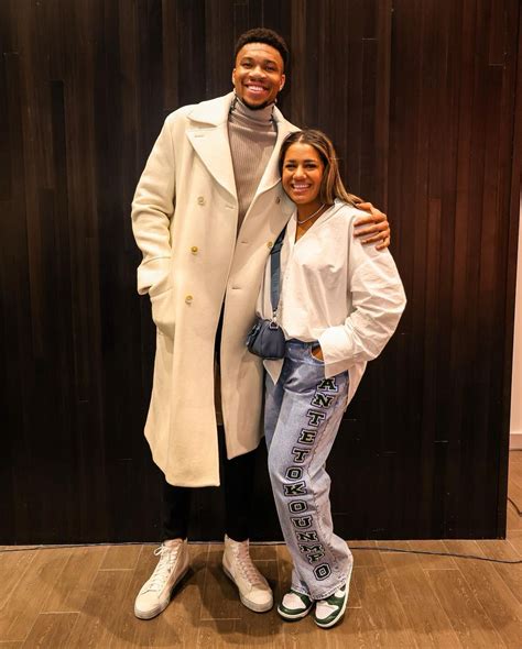 Giannis Antetokounmpo Shares Nsfw Pic With Girlfriend Mariah Riddlesprigger As Fans Ask Who Let