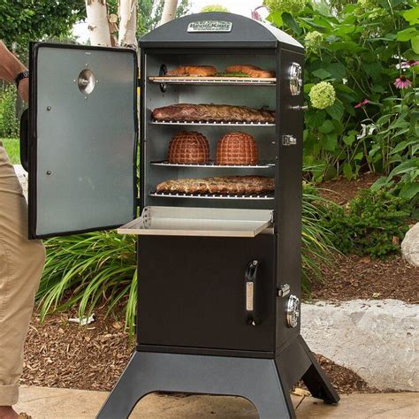 This square vertical smoker uses the same basic concept as the brinkmann smoke n grill, or bullet smoker as it is commonly called. Smoke™ Charcoal Smoker (med bilder)