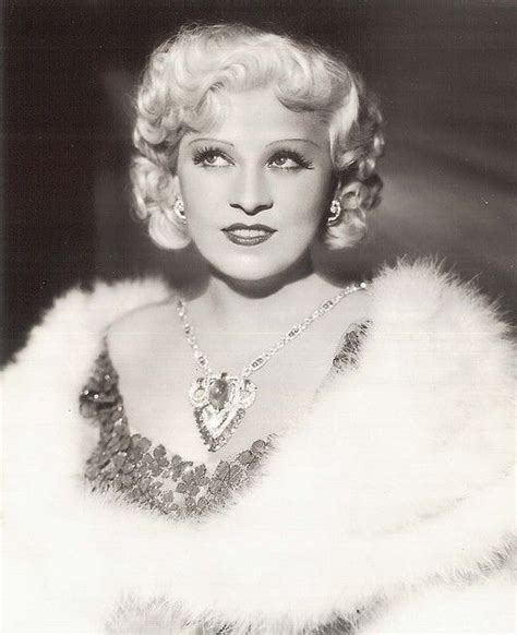 mae west paramount publicity portrait 1930s mae west old hollywood glamour hollywood icons