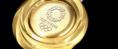 Hoy queremos repasar los deportistas con más medallas olímpicas, aquellos que más metales se han colgado en todas sus participaciones en las olimpiadas. Japón revela las medallas olímpicas para Tokio 2020 hechas ...