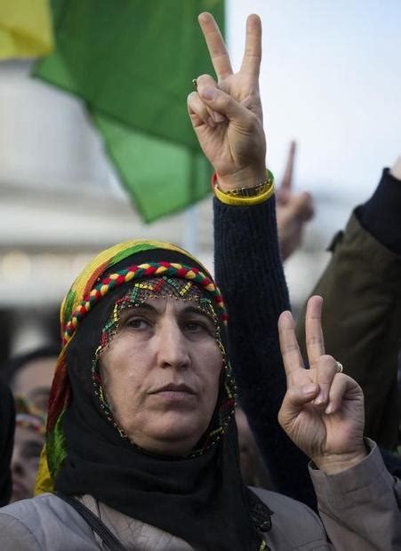 Thousands Protest In Turkey To Show Solidarity With Kobane Kurds