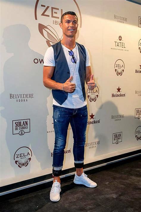 See more ideas about cristiano ronaldo, ronaldo, cristiano ronaldo 7. These Pictures Prove Why Cristiano Ronaldo Can Be The ...
