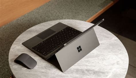 Microsoft Unveils Three New Surface Devices In Uae Cxo Insight Middle