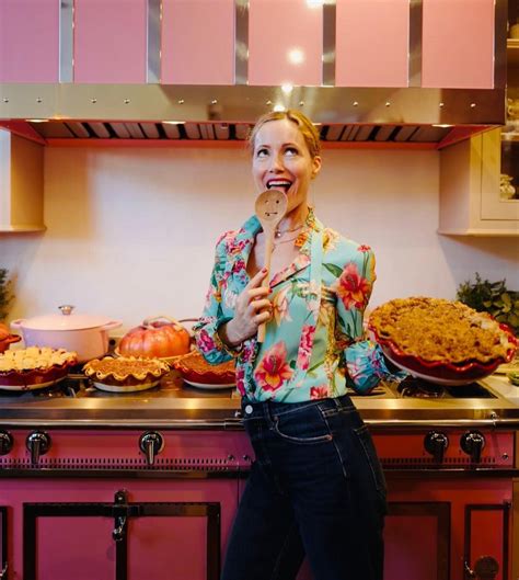 Leslie Mann (@lesliemann) • Instagram photos and videos | Leslie mann
