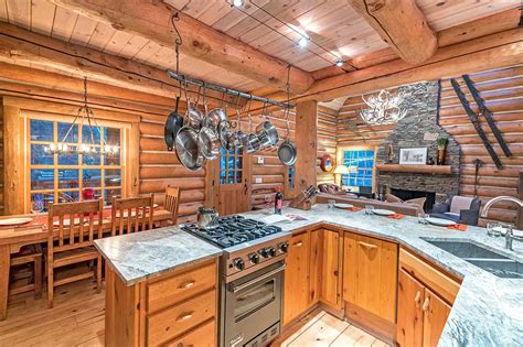 Secluded Cabin In Mountain Village Colorado