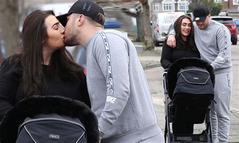 pregnant lauren goodger confirms she s reunited with on off beau charles drury daily mail online