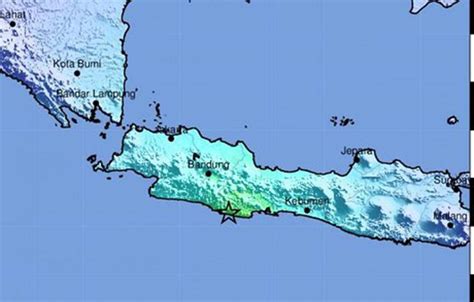 Strong Quake Hits Indonesias Java Kills Three